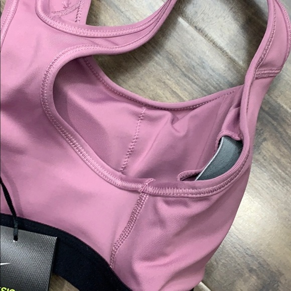 NIKE CLASSIC BRA Classic Style with DRY FIT Techno - Picture 3 of 13